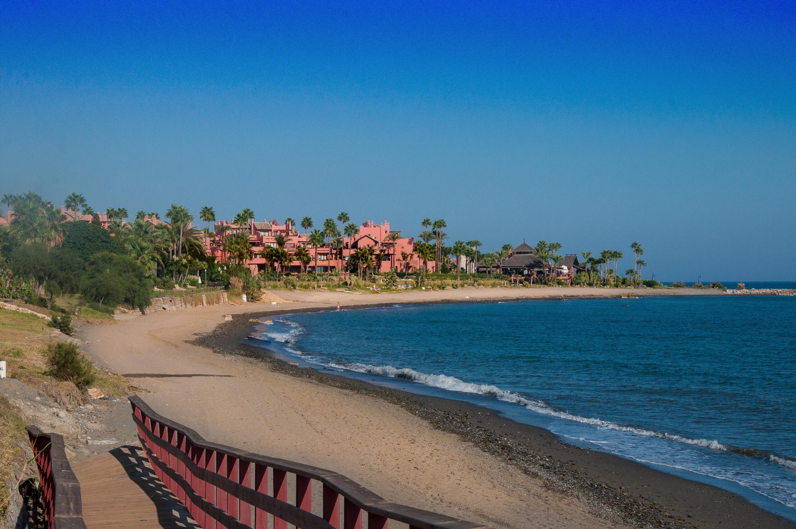 Estepona El Pirata house €229.000, Free Purchase Advice Andaluza